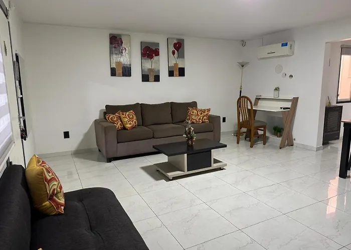 Casa Amplia Zona Semicentrica Con Cochera