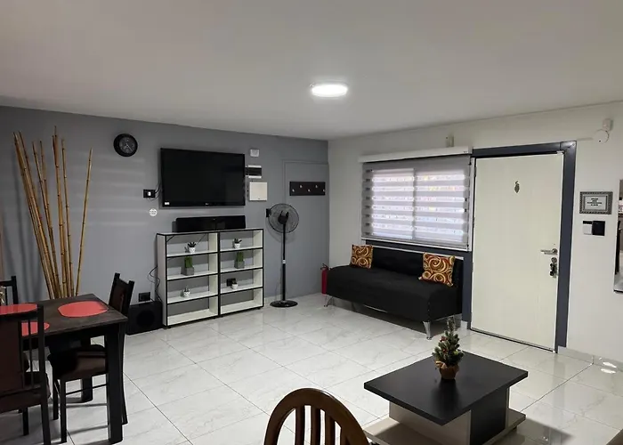 Casa Amplia Zona Semicentrica Con Cochera