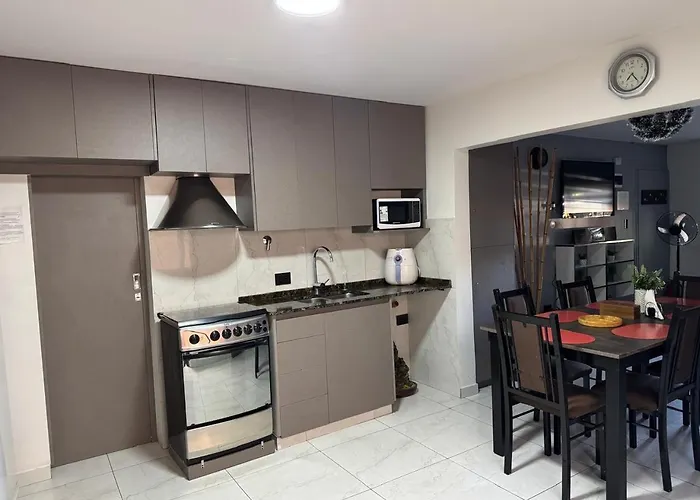 Casa Amplia Zona Semicentrica Con Cochera