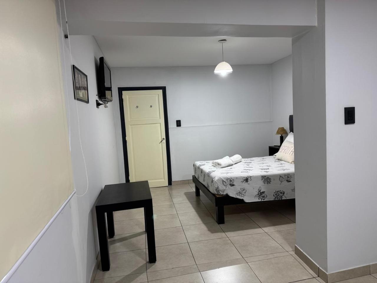 Casa Amplia Zona Semicentrica Con Cochera Holiday home