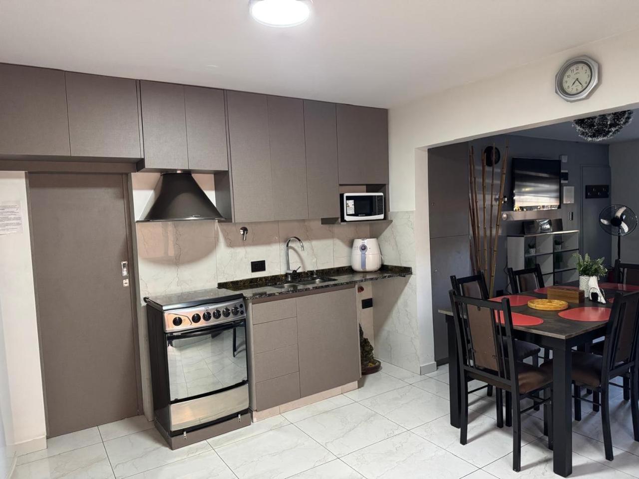 Casa Amplia Zona Semicentrica Con Cochera Holiday home *
